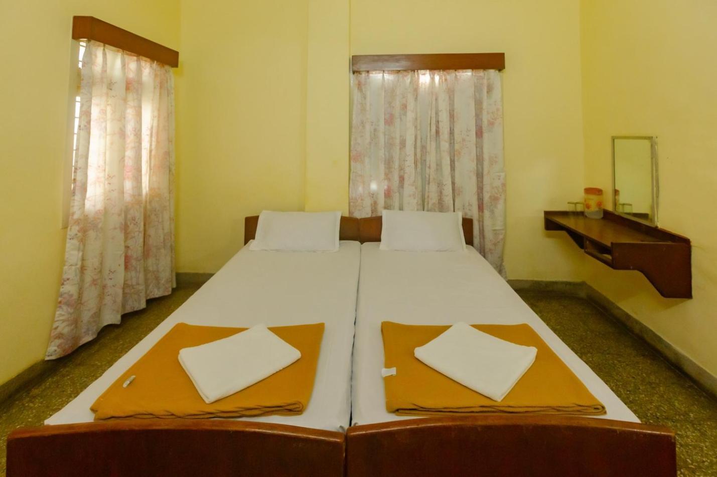 Sri Ramakrishna Hotel Bangalore Eksteriør billede