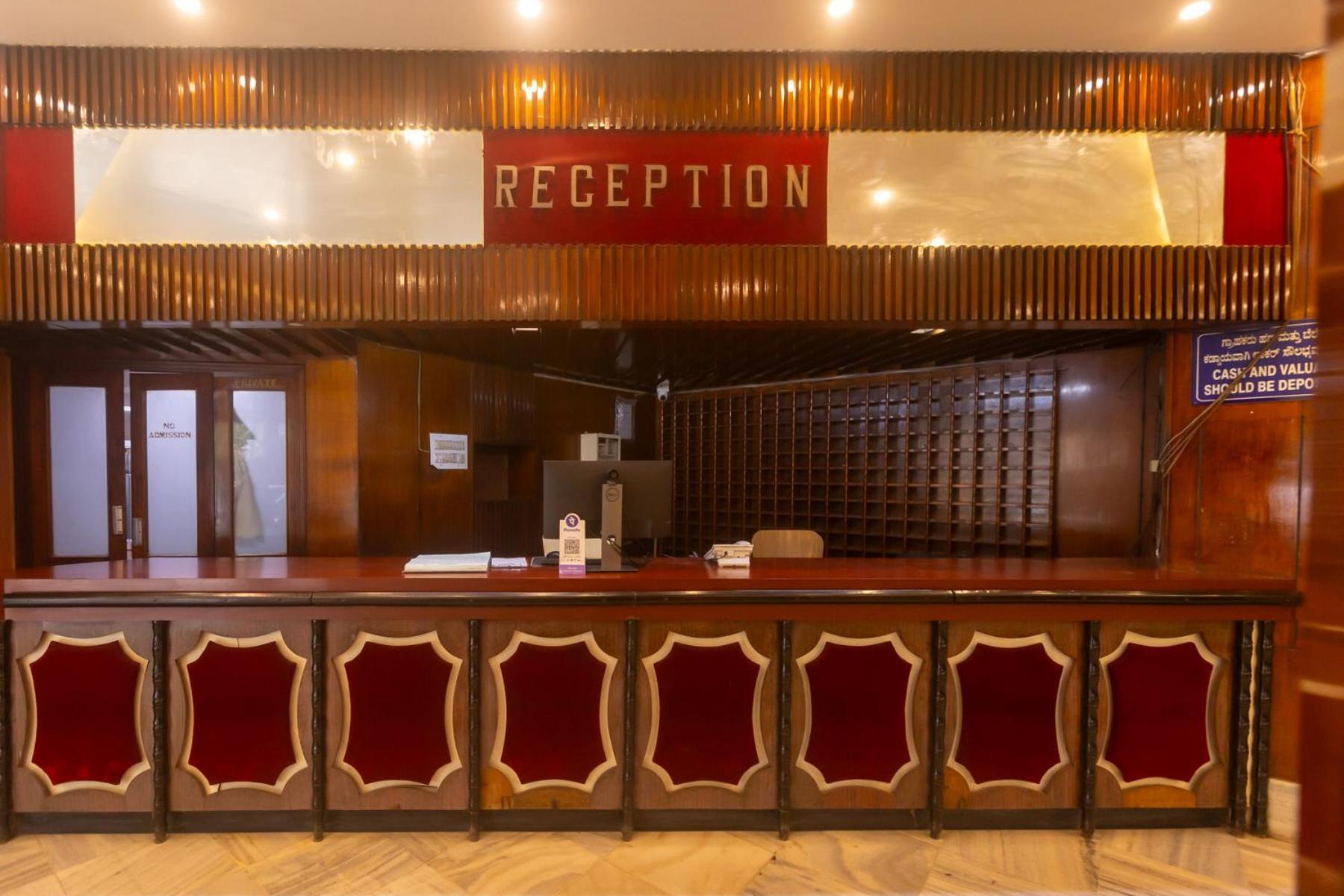 Sri Ramakrishna Hotel Bangalore Eksteriør billede