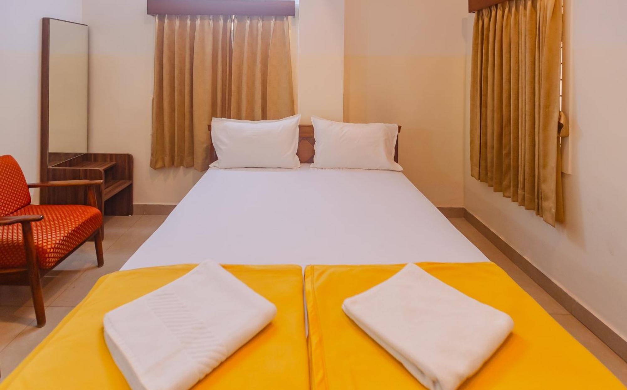 Sri Ramakrishna Hotel Bangalore Eksteriør billede