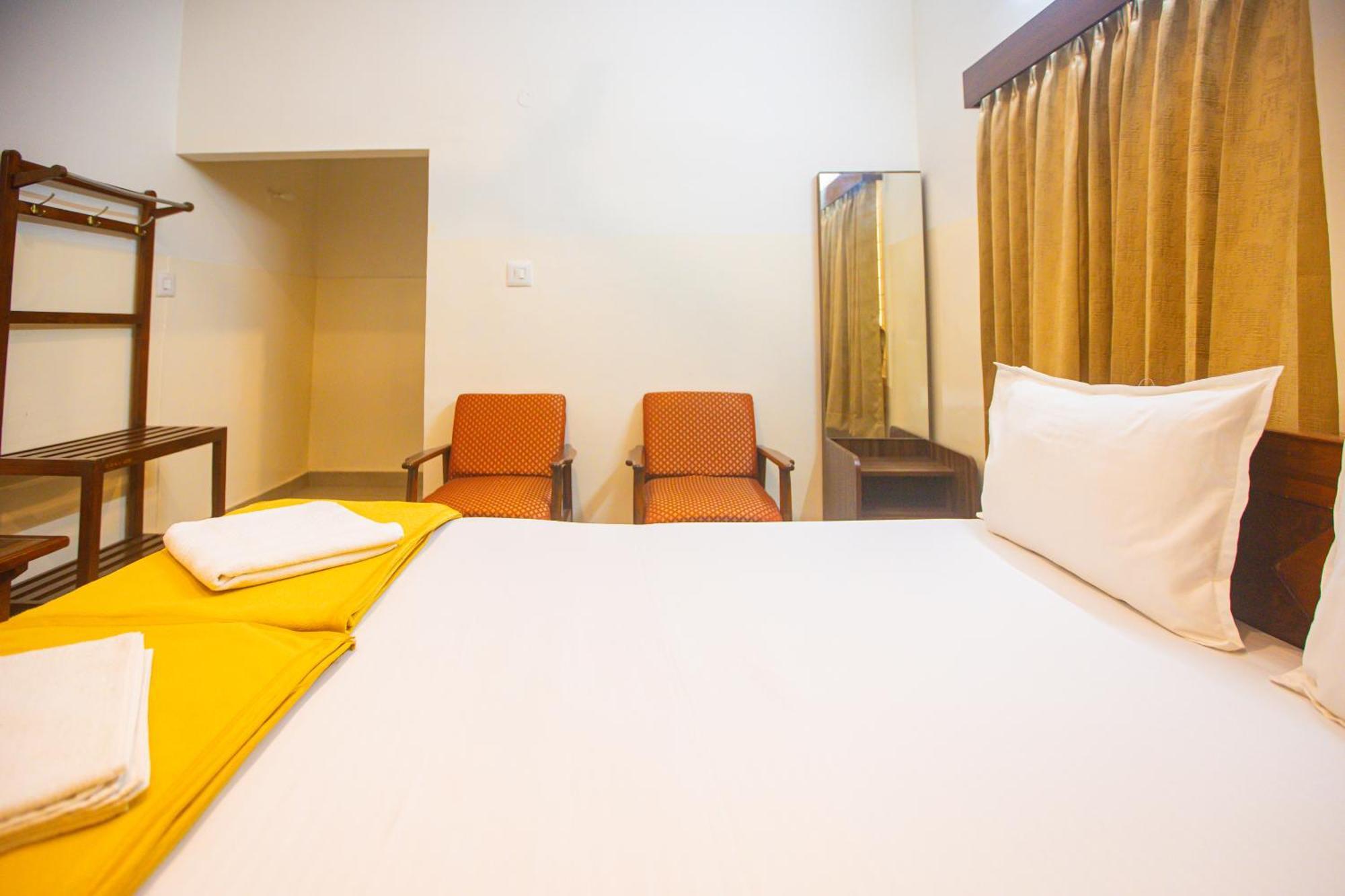 Sri Ramakrishna Hotel Bangalore Eksteriør billede