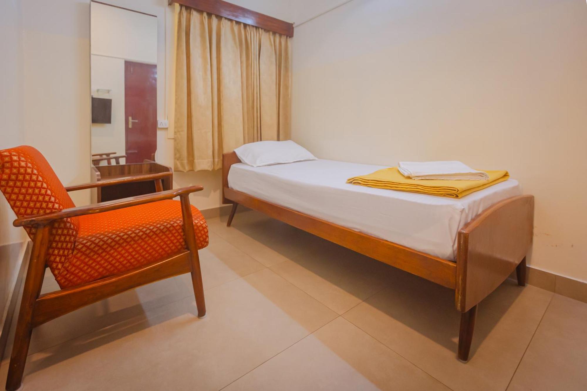 Sri Ramakrishna Hotel Bangalore Eksteriør billede